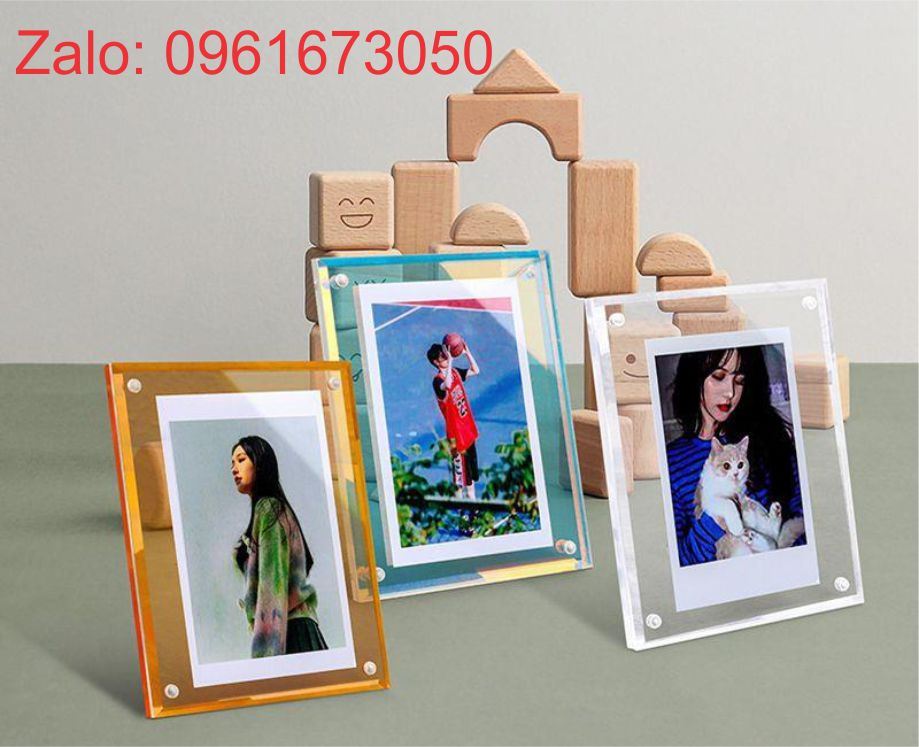 Cung cấp các loại khung hình mica để bàn có chân chống với nhiều màu sắc và in logo theo yêu cầu