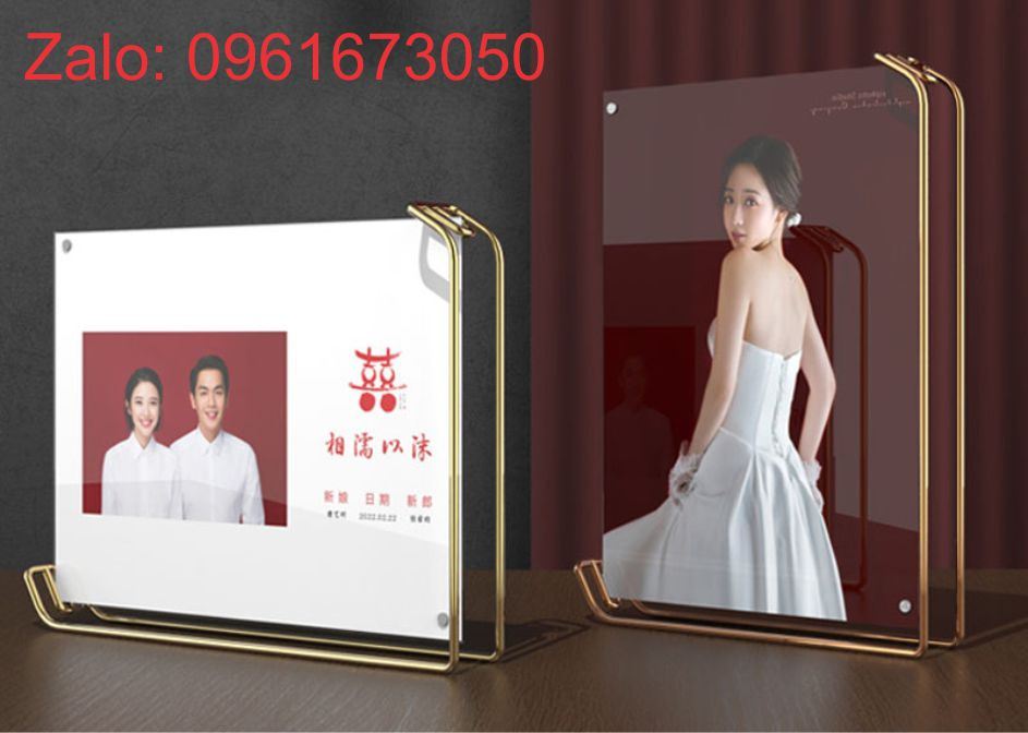 Khung ảnh mica A4 cao cao cấp có giá đỡ bằng kim loại xi màu vàng sang trọng