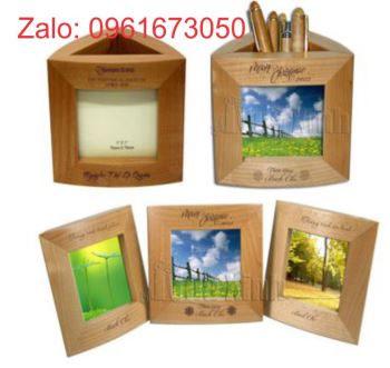 Khung hình gỗ để bàn 3 mặt khắc logo