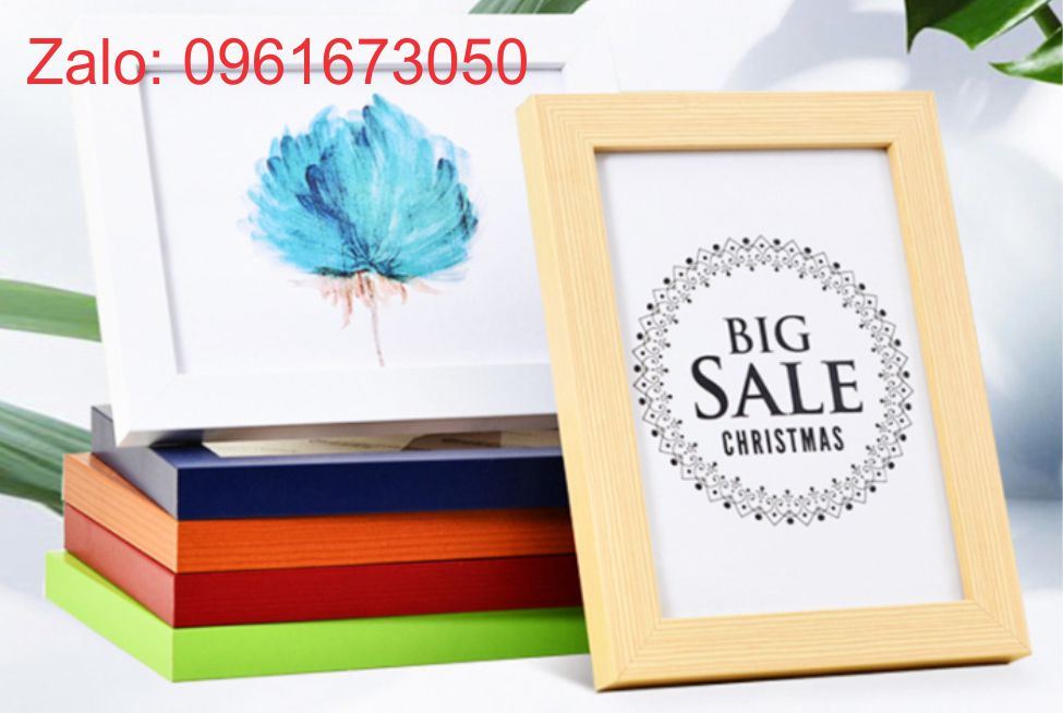 Khung hình gỗ thông khắc logo để bàn làm việc