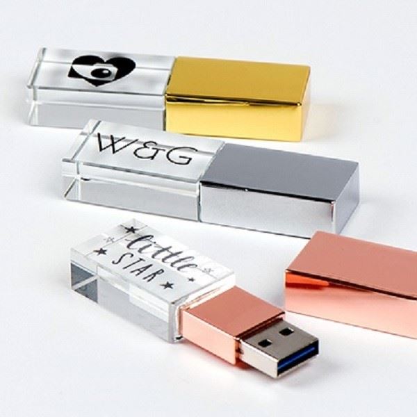 USB Pha Lê 3D cao cấp vỏ kim loại nhiều màu khắc laser logo theo yêu cầu
