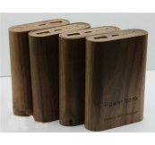 Pin Sạc Dự Phòng Vỏ Gỗ Walnut Khắc Logo Theo Yêu Cầu Khách Hàng. Mã: Sg 08